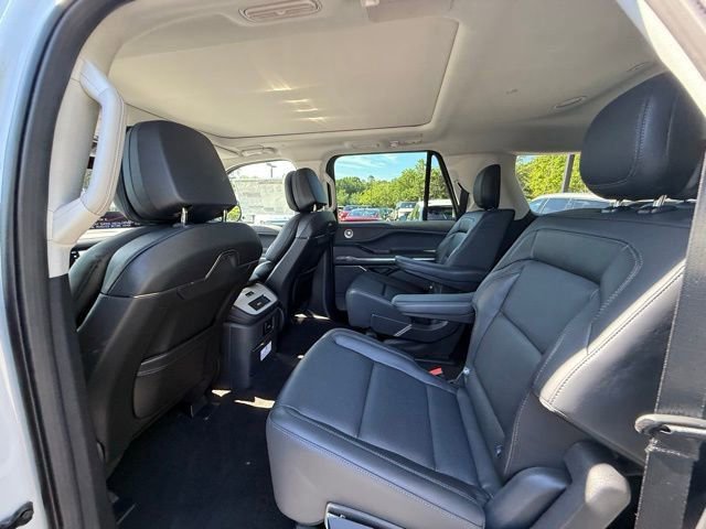 New 2025 Lincoln Navigator L Reserve image 13