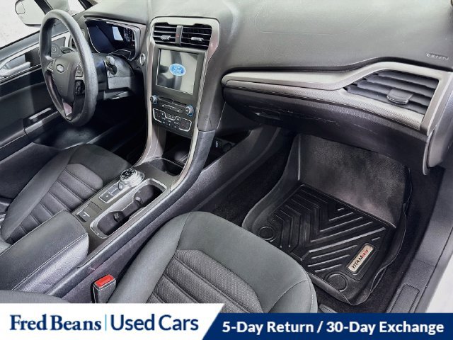 Used 2017 Ford Fusion SE w/ Fusion SE Technology Package FWD image 35