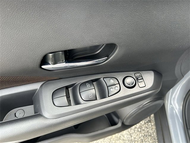 Certified 2024 Nissan Kicks SR image 16