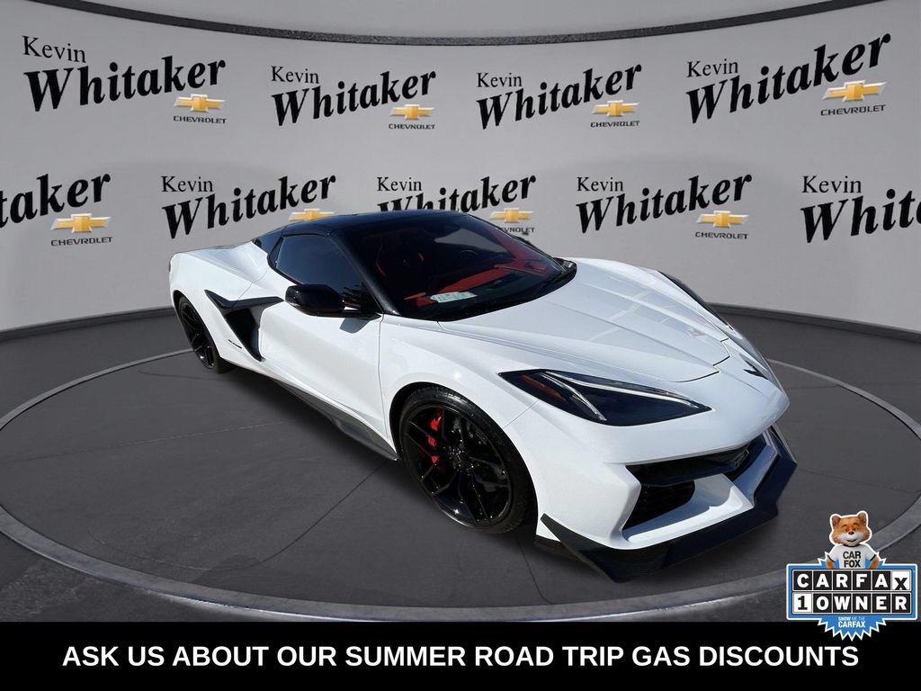 Used 2026 Chevrolet Corvette Z06 RWD image 2