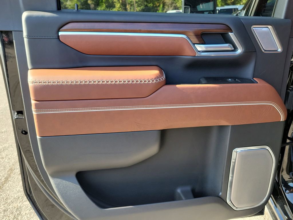 New 2025 GMC Sierra 3500 Denali Ultimate image 10