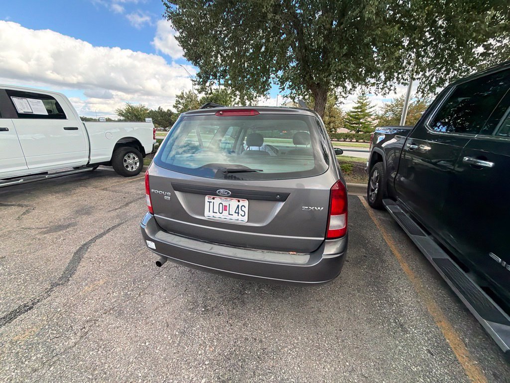 Used 2005 Ford Focus ZXW Wagon FWD image 10