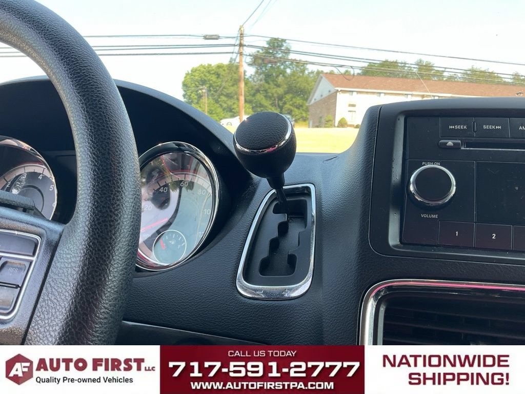 Used 2017 Dodge Grand Caravan SE FWD image 18