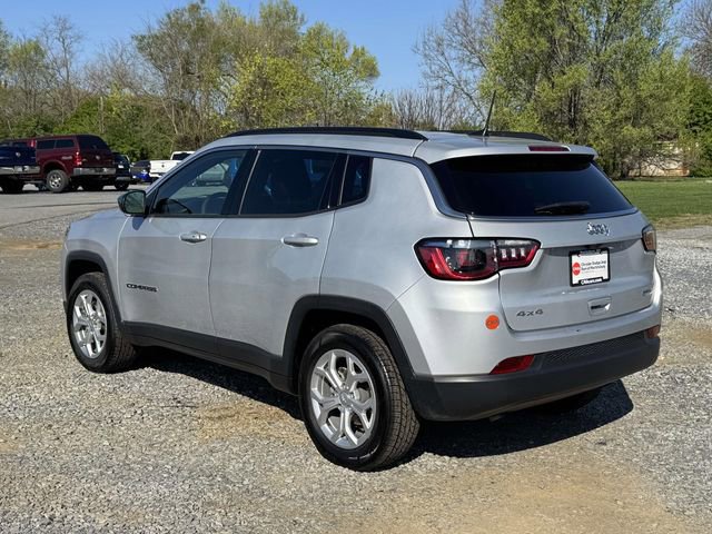 Used 2024 Jeep Compass Latitude image 24