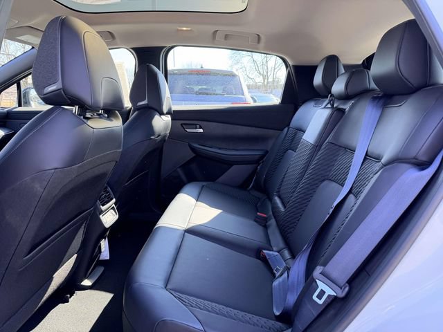 New 2026 Nissan Leaf Platinum+ w/ Cargo Package (Platinum+) FWD image 13