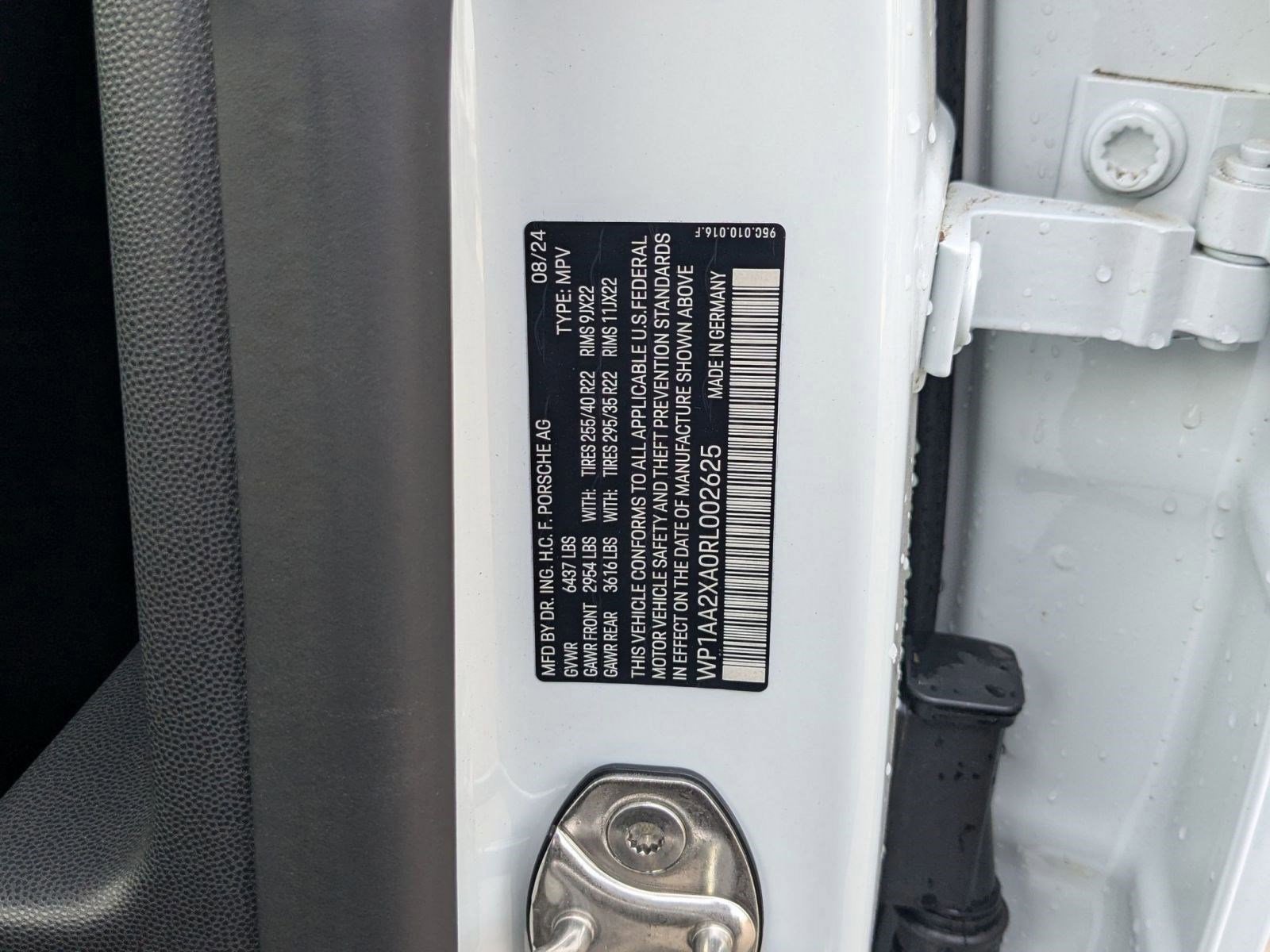 Certified 2024 Porsche Macan 4 Electric image 29