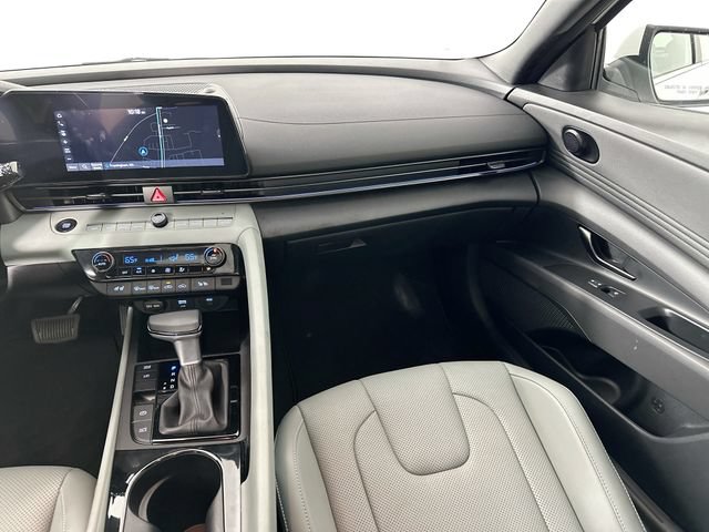 Used 2025 Hyundai Elantra Limited FWD image 29