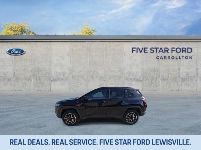 Used 2024 Jeep Compass Trailhawk image 5