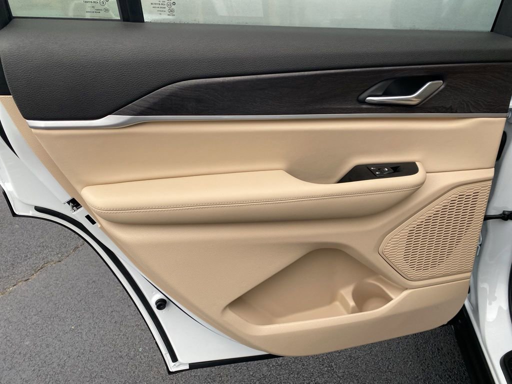 New 2025 Jeep Grand Cherokee L Limited image 39