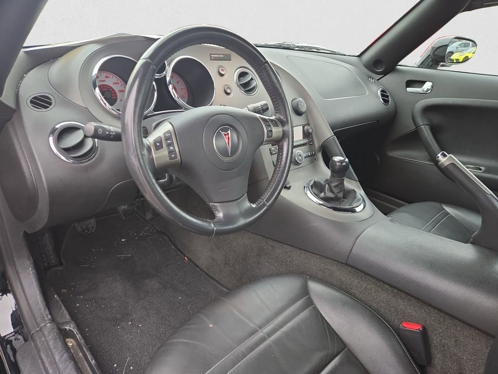 Used 2006 Pontiac Solstice Convertible w/ Premium Package RWD image 22