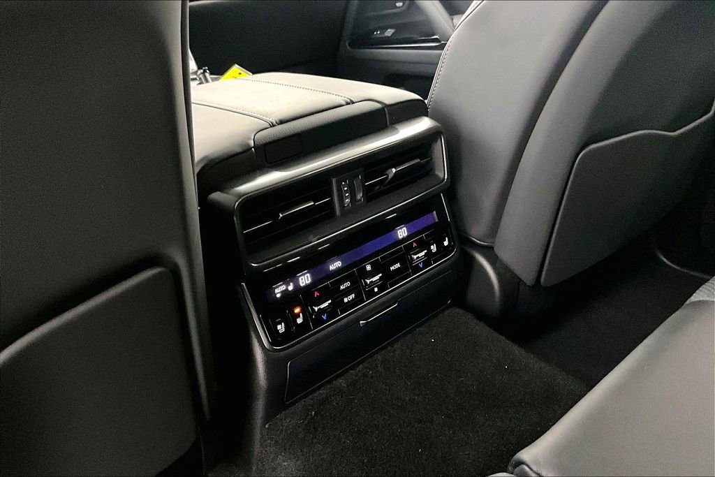 Used 2025 Lexus LX 700h F Sport image 32