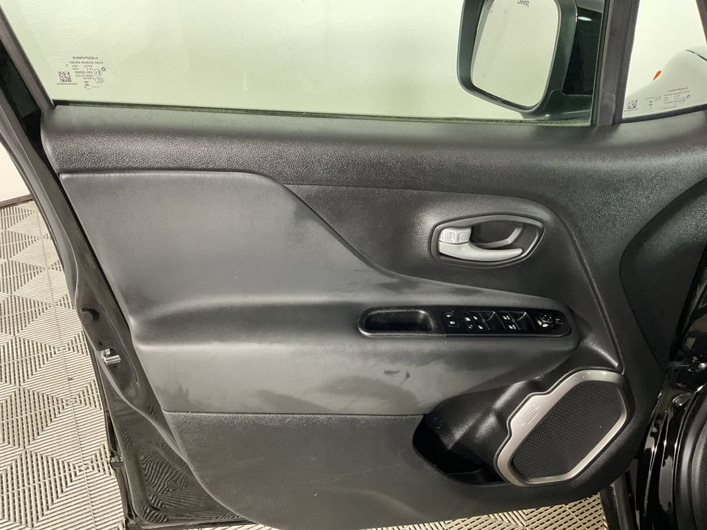 Used 2023 Jeep Renegade Limited w/ Sun/Sound Group AWD/4WD image 16