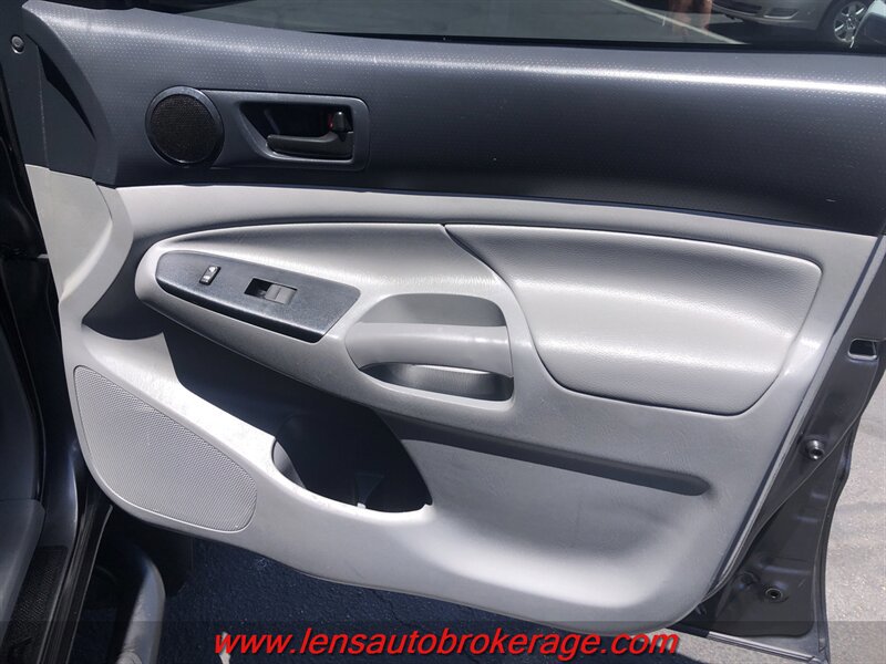 Used 2015 Toyota Tacoma PreRunner w/ Convenience Package RWD image 20