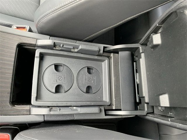 Used 2022 Toyota Venza Limited image 26