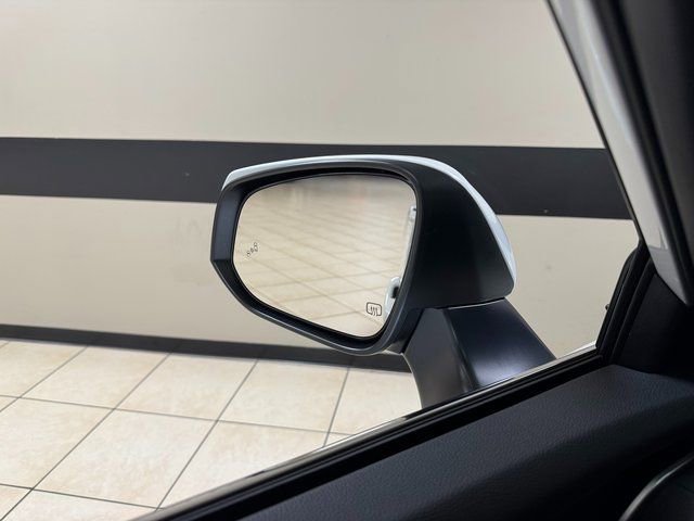 Used 2025 Toyota Grand Highlander AWD image 16