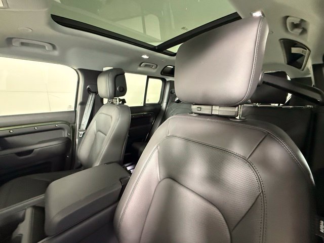 New 2026 Land Rover Defender 110 S AWD/4WD image 17