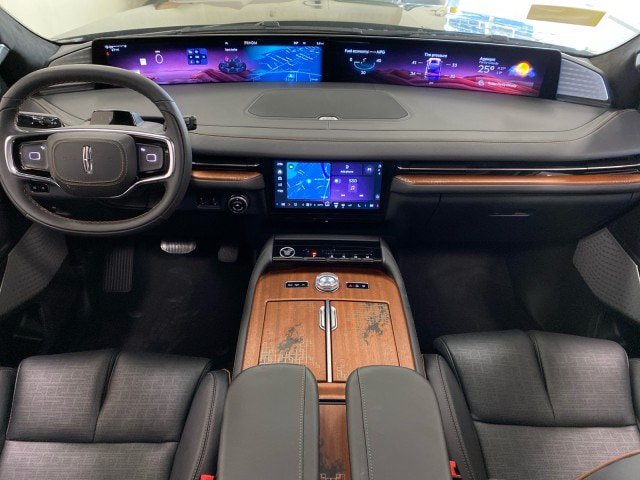 New 2025 Lincoln Navigator Black Label AWD/4WD image 16
