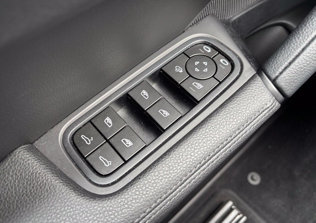Certified 2026 Porsche Cayenne Coupe AWD/4WD image 26