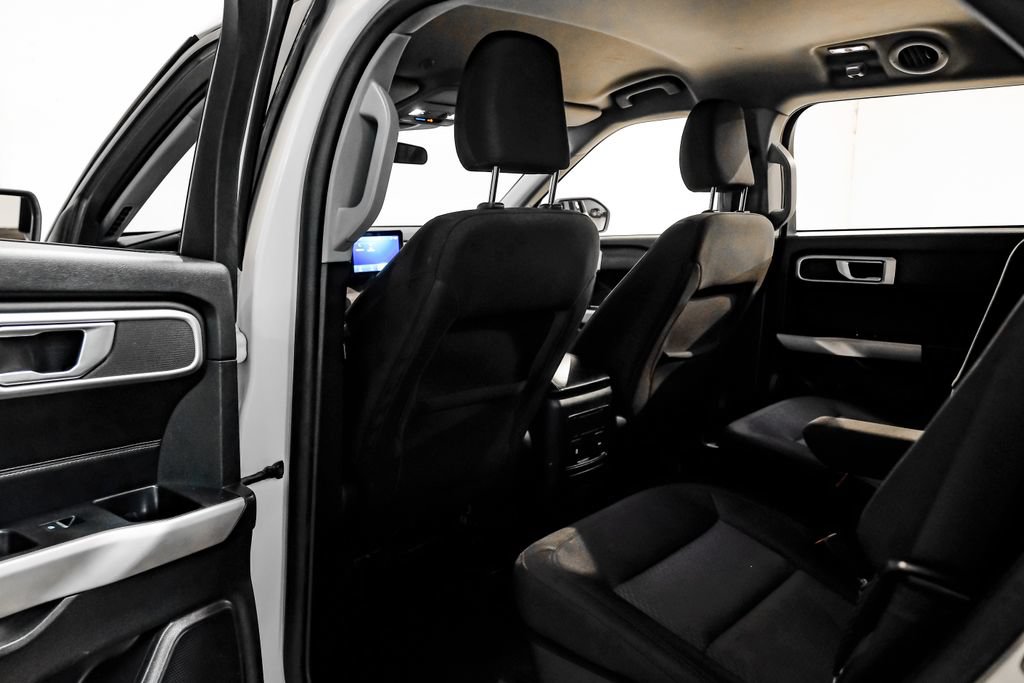 Used 2023 Ford Explorer XLT RWD image 36