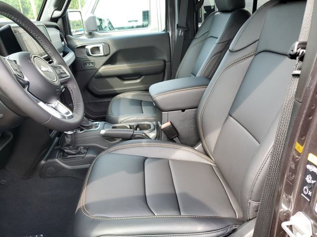 New 2025 Jeep Wrangler Sahara image 15