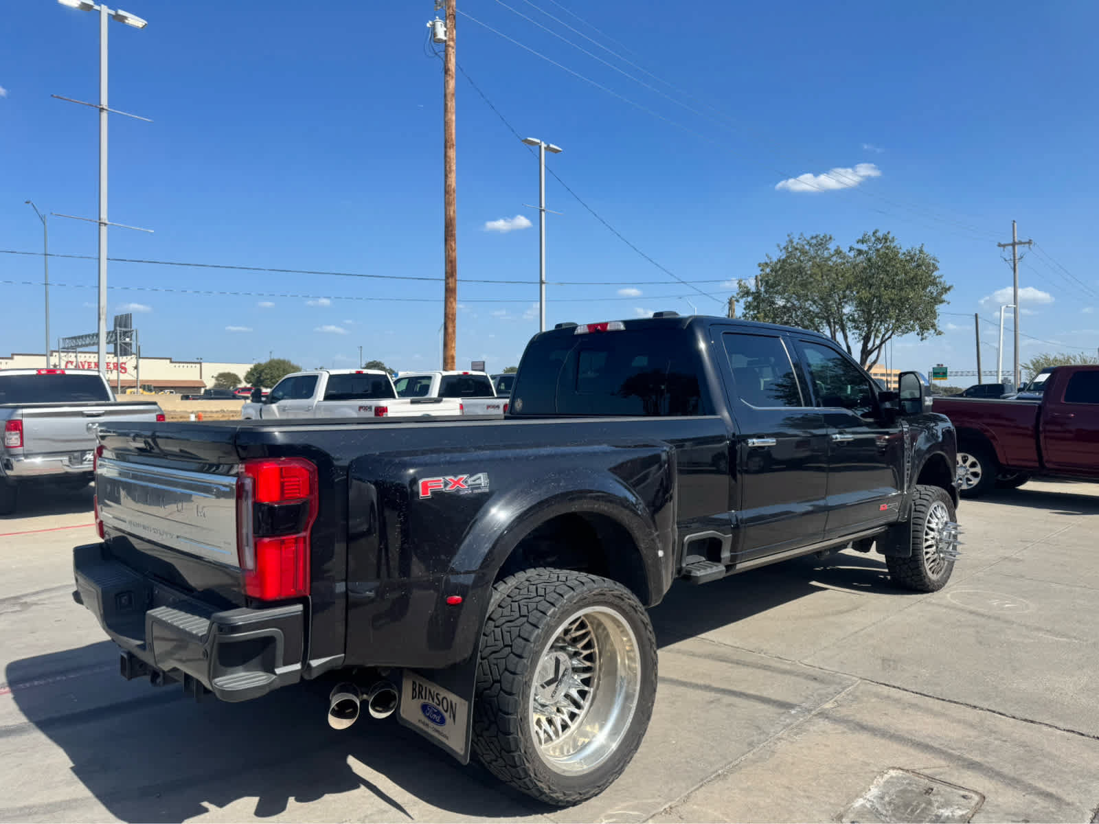 Used 2024 Ford F350 Platinum w/ FX4 Off-Road Package AWD/4WD image 4