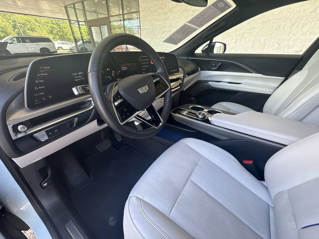 Certified 2024 Cadillac Lyriq Luxury AWD/4WD image 10