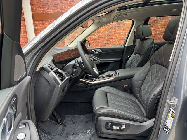 Used 2026 BMW X7 xDrive40i AWD/4WD image 22