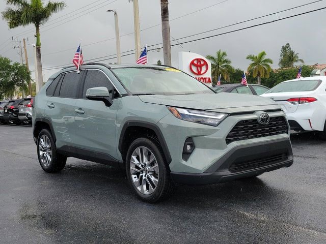 Used 2023 Toyota RAV4 XLE Premium image 27