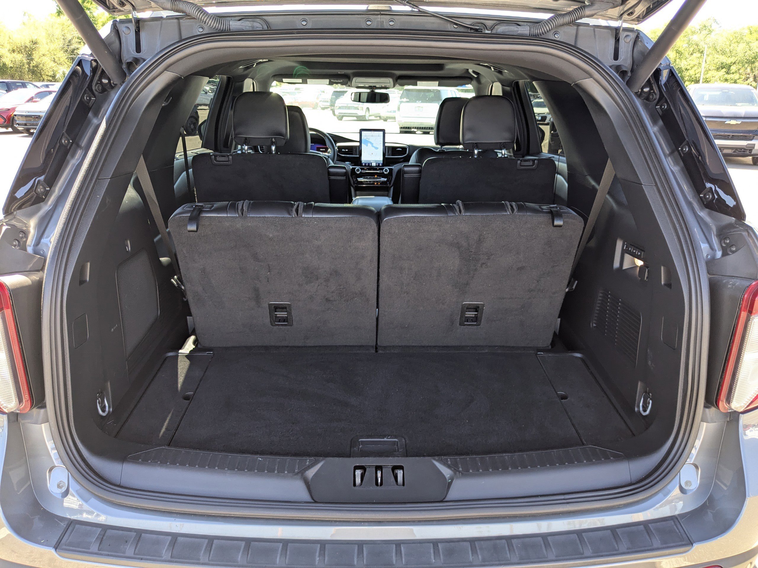 Used 2023 Ford Explorer ST w/ Equipment Group 401A AWD/4WD image 12