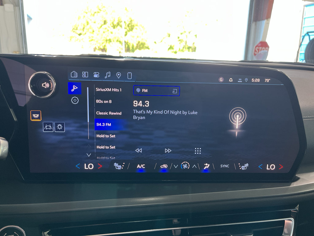 New 2026 Chevrolet Traverse LT FWD image 24
