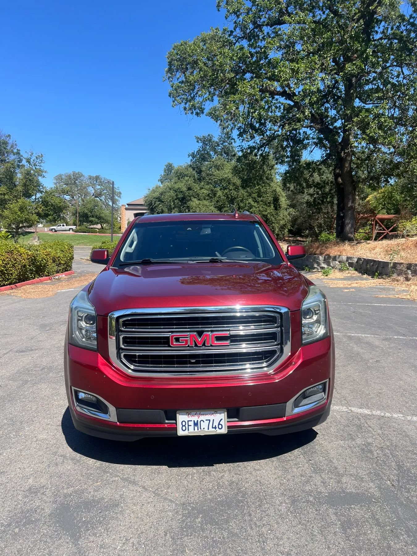 Used 2017 GMC Yukon SLT AWD/4WD image 2