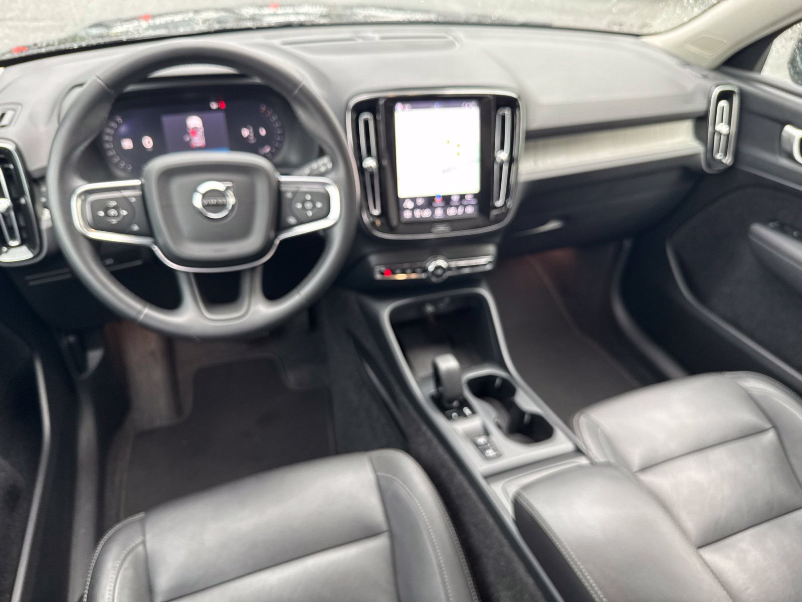 Used 2025 Volvo XC40 B5 Core AWD/4WD image 17