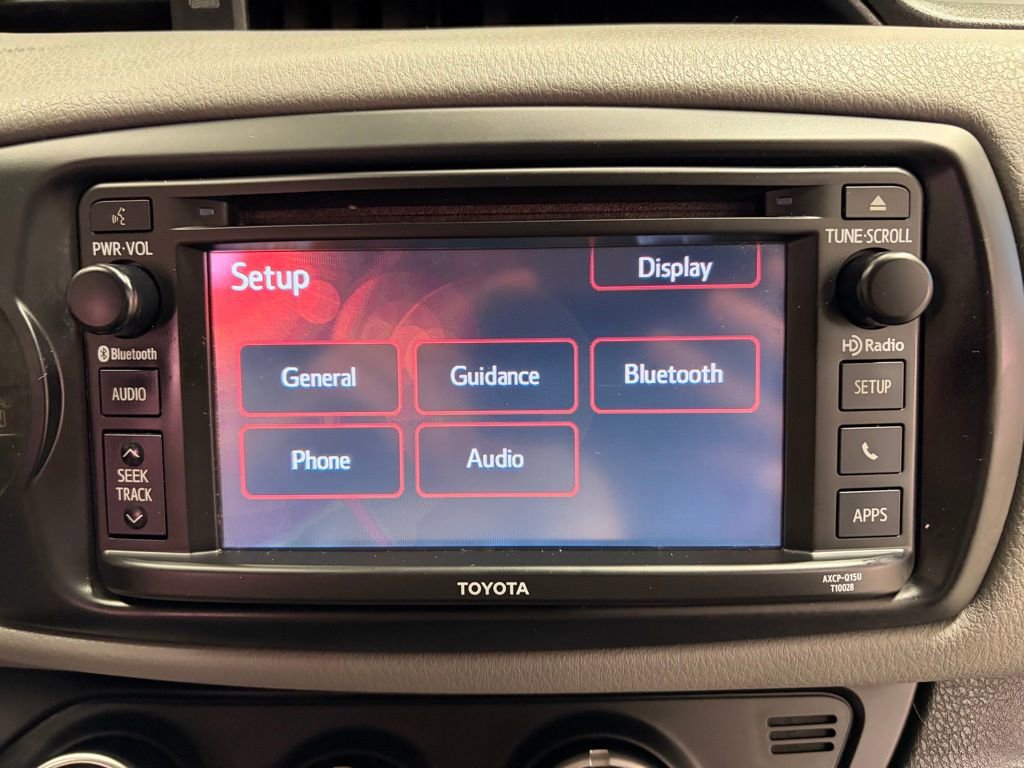 Used 2017 Toyota Yaris L image 14