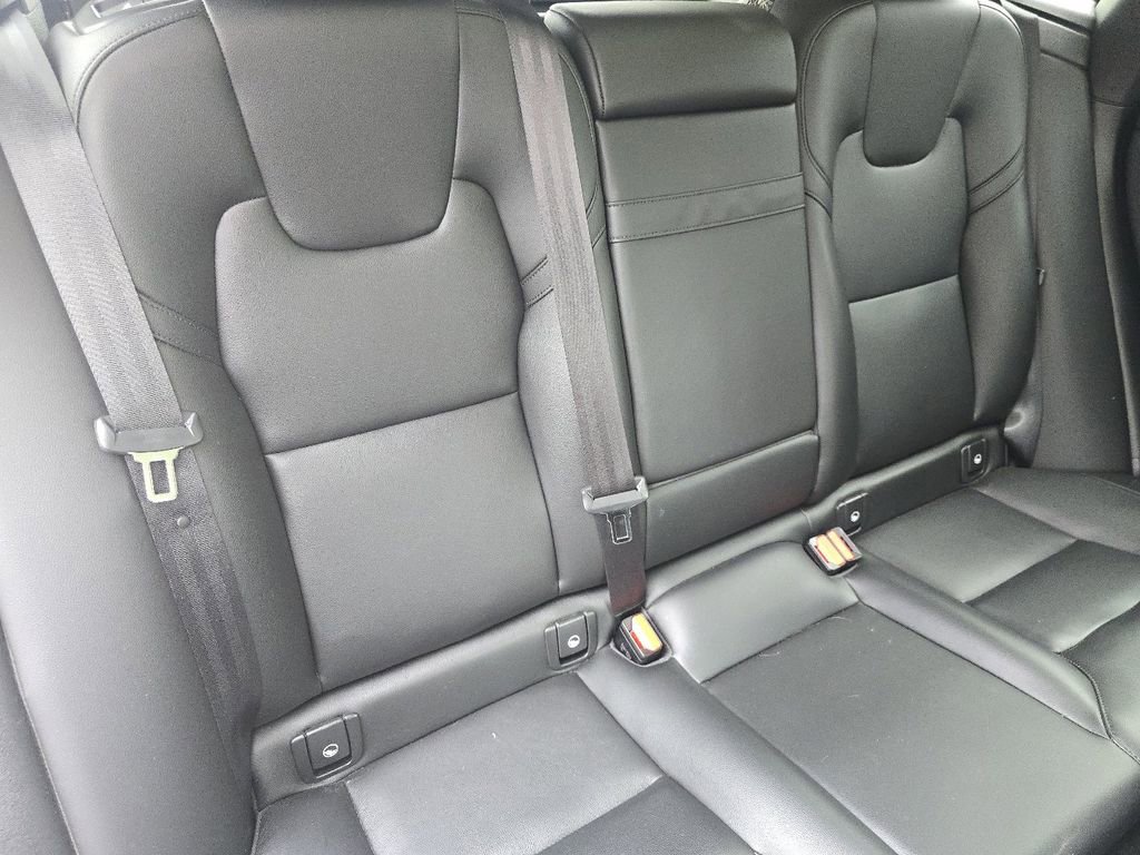 Used 2023 Volvo XC60 B5 Core w/ Climate Package image 21