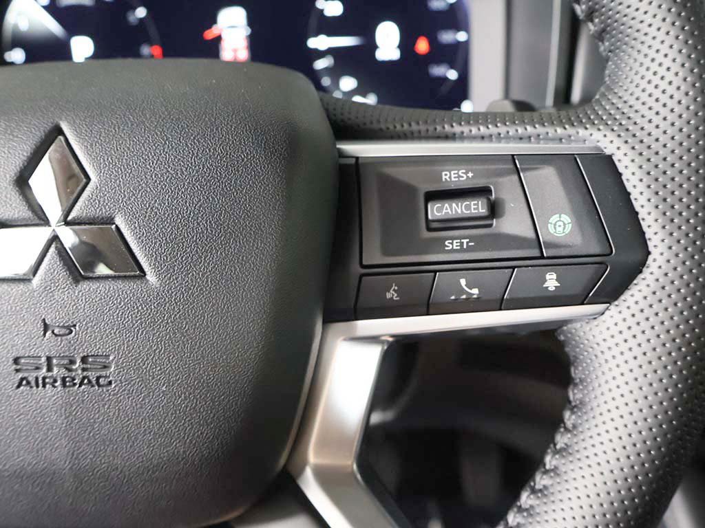 New 2026 Mitsubishi Outlander SE FWD image 42