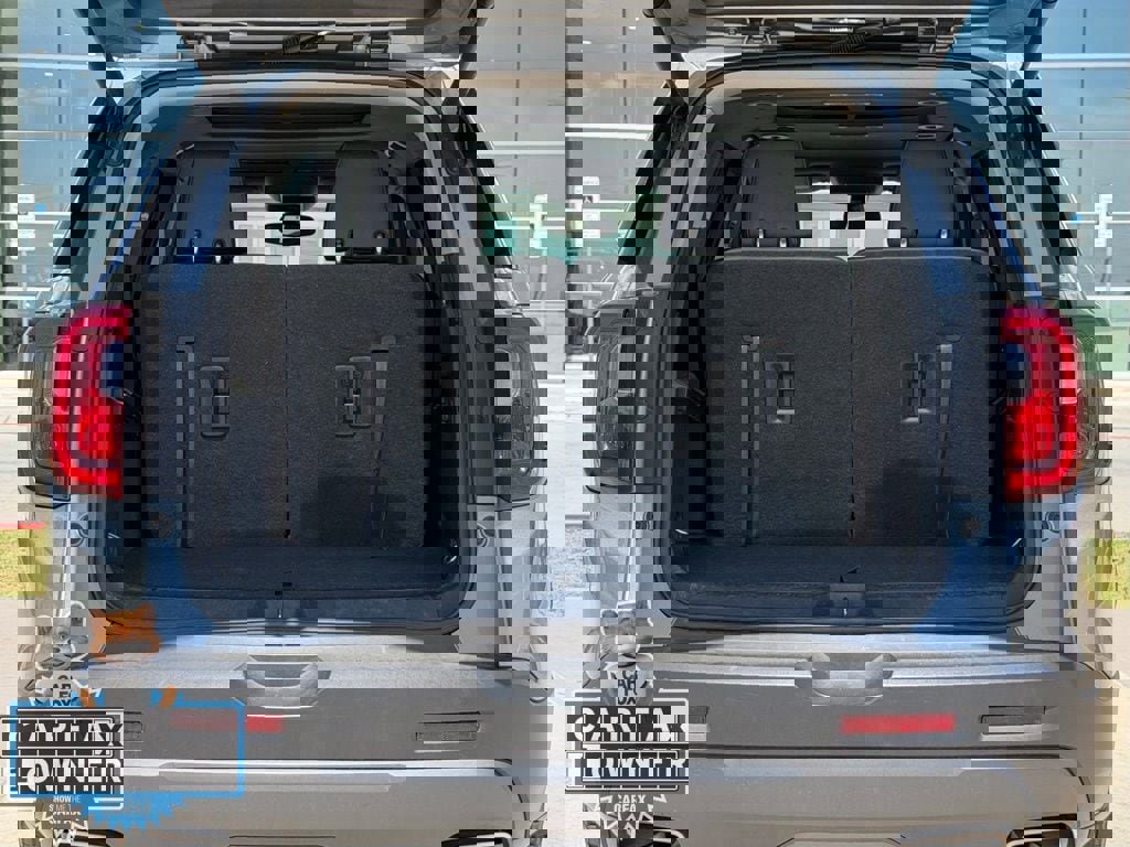 Used 2023 GMC Acadia AT4 w/ Technology Package image 30