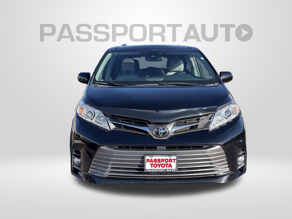 Used 2019 Toyota Sienna XLE image 11