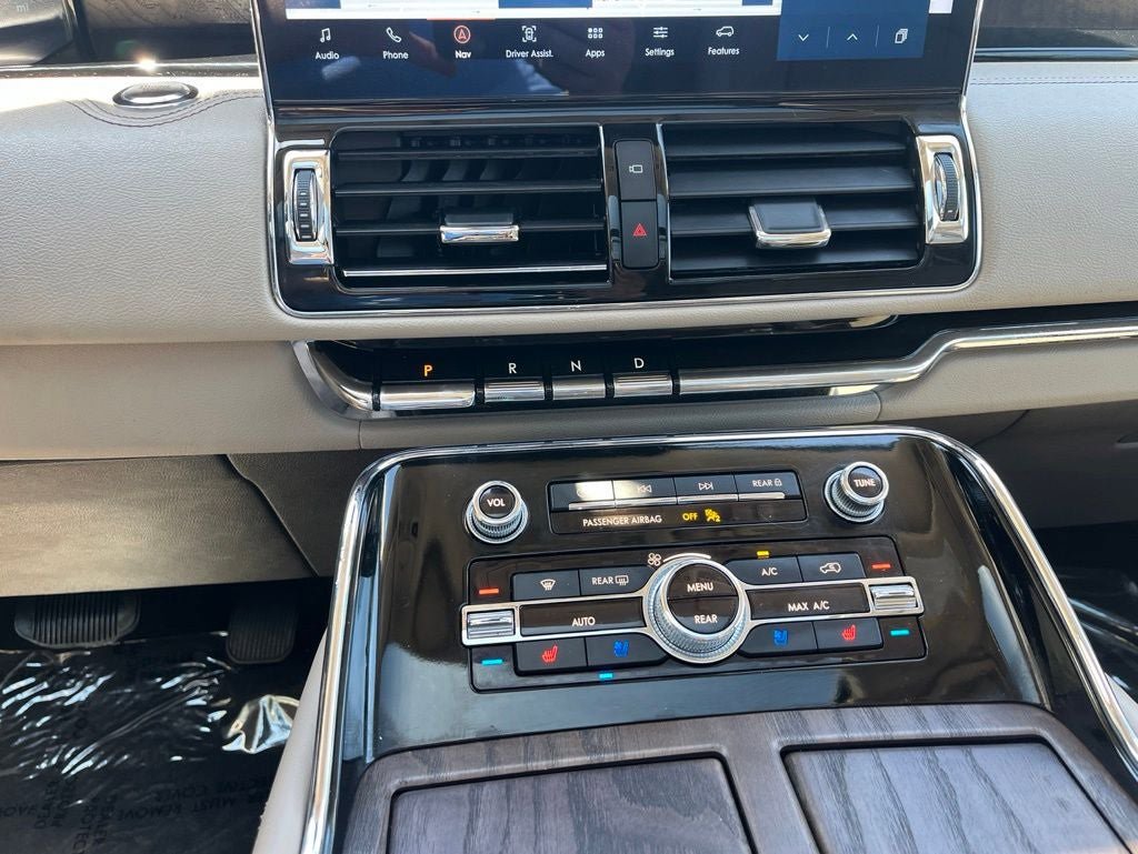 Certified 2023 Lincoln Navigator L Reserve AWD/4WD image 32