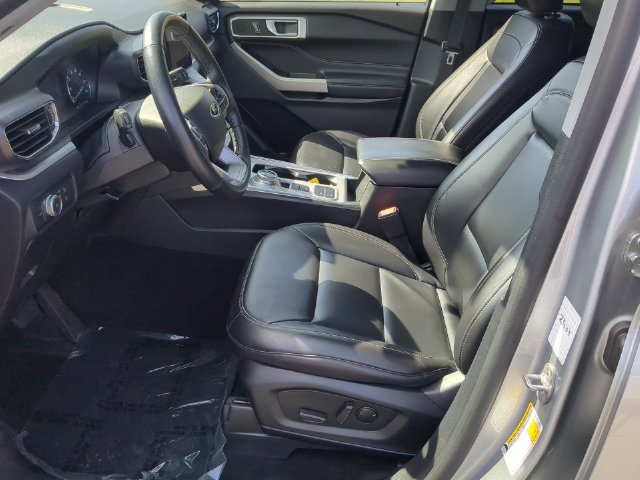 Used 2022 Ford Explorer XLT w/ Equipment Group 202A RWD image 21
