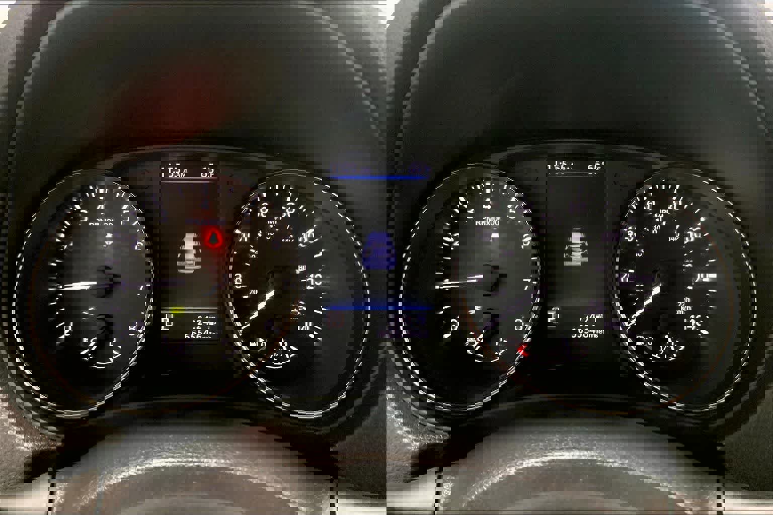 Used 2018 Nissan Rogue SV w/ Premium Package image 16