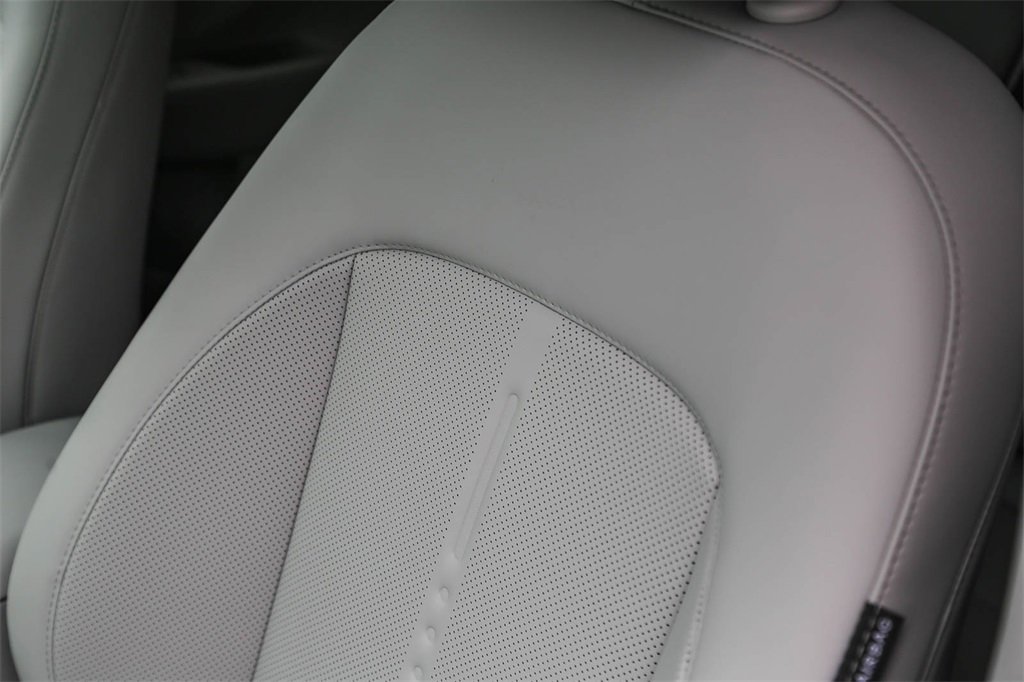 Certified 2025 Hyundai Kona Limited image 19