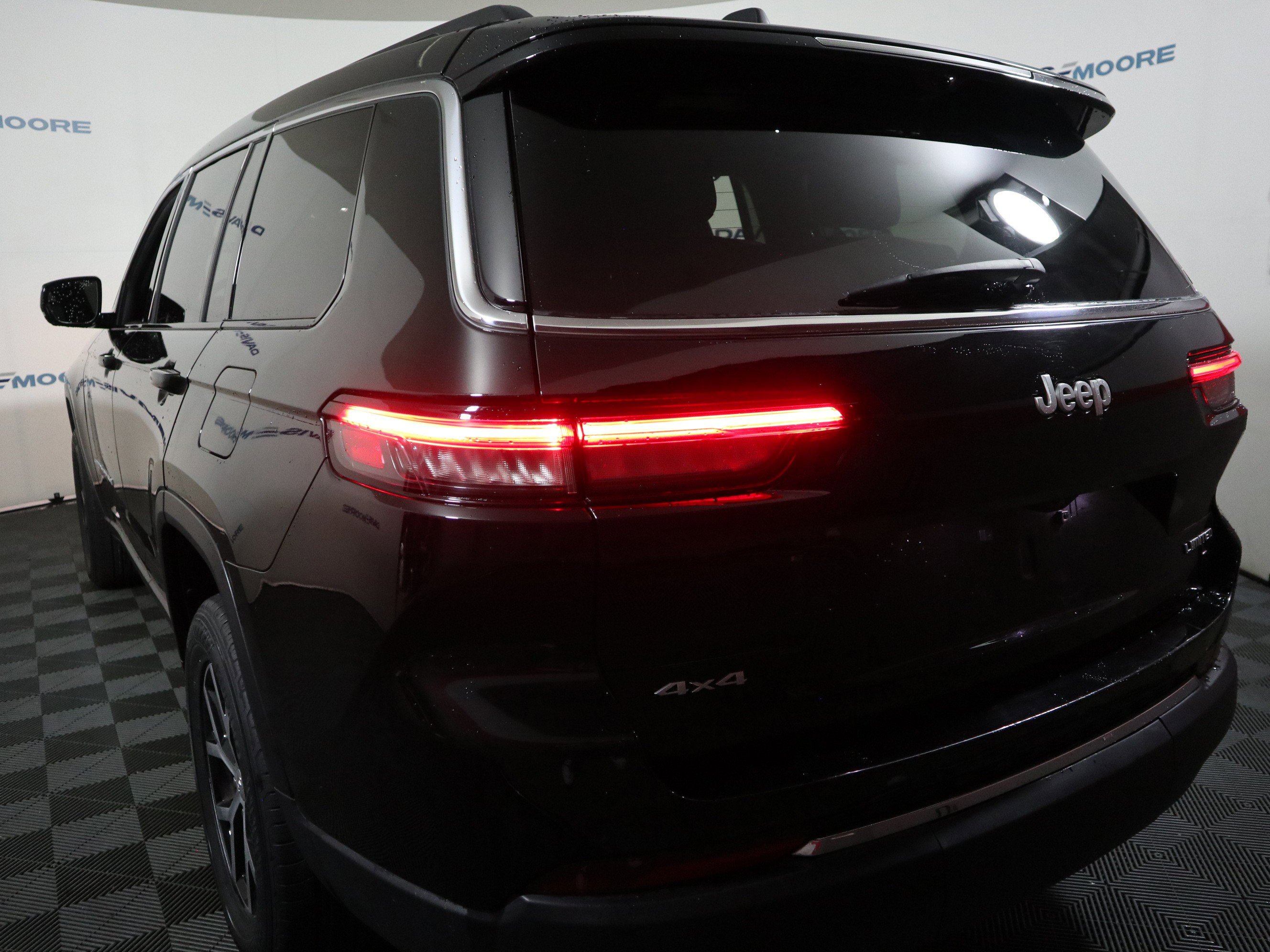 Used 2024 Jeep Grand Cherokee L Limited w/ Luxury Tech Group II AWD/4WD image 8