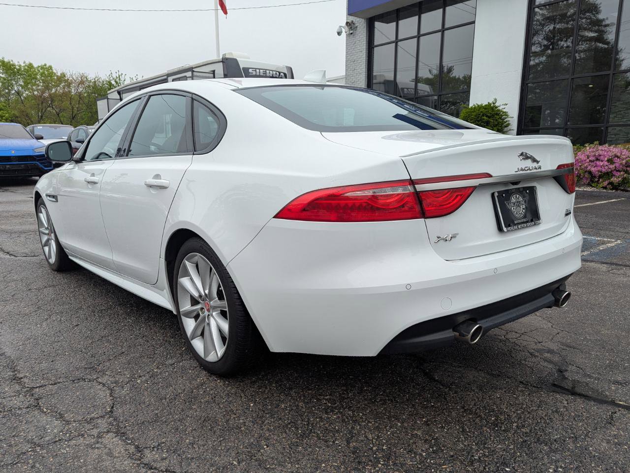Used 2017 Jaguar XF R-Sport image 10