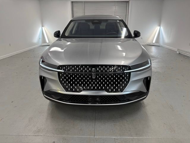 Used 2025 Lincoln Nautilus Premier w/ Equipment Group 102A image 2