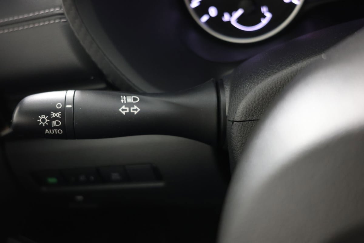 Used 2025 Nissan Sentra SV FWD image 21