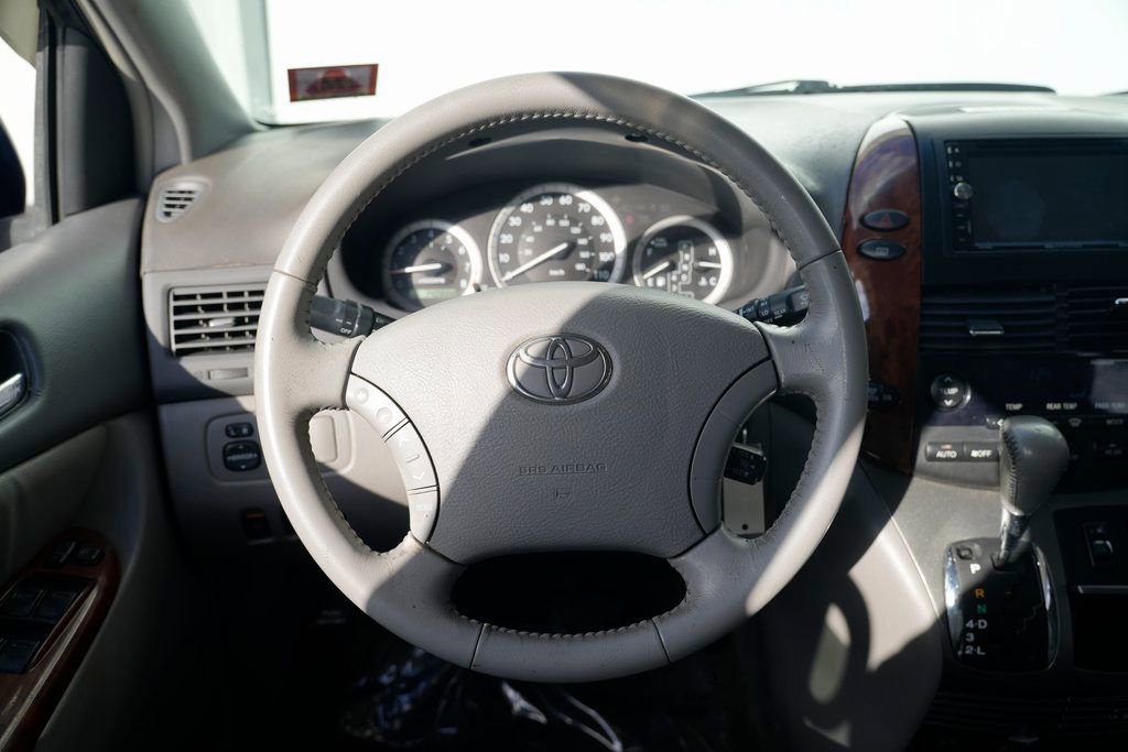 Used 2005 Toyota Sienna XLE image 35