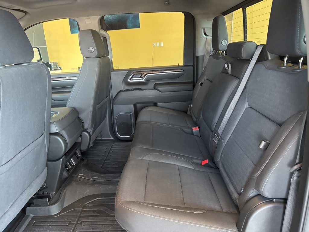Used 2025 GMC Sierra 3500 SLE w/ SLE Value Package image 17