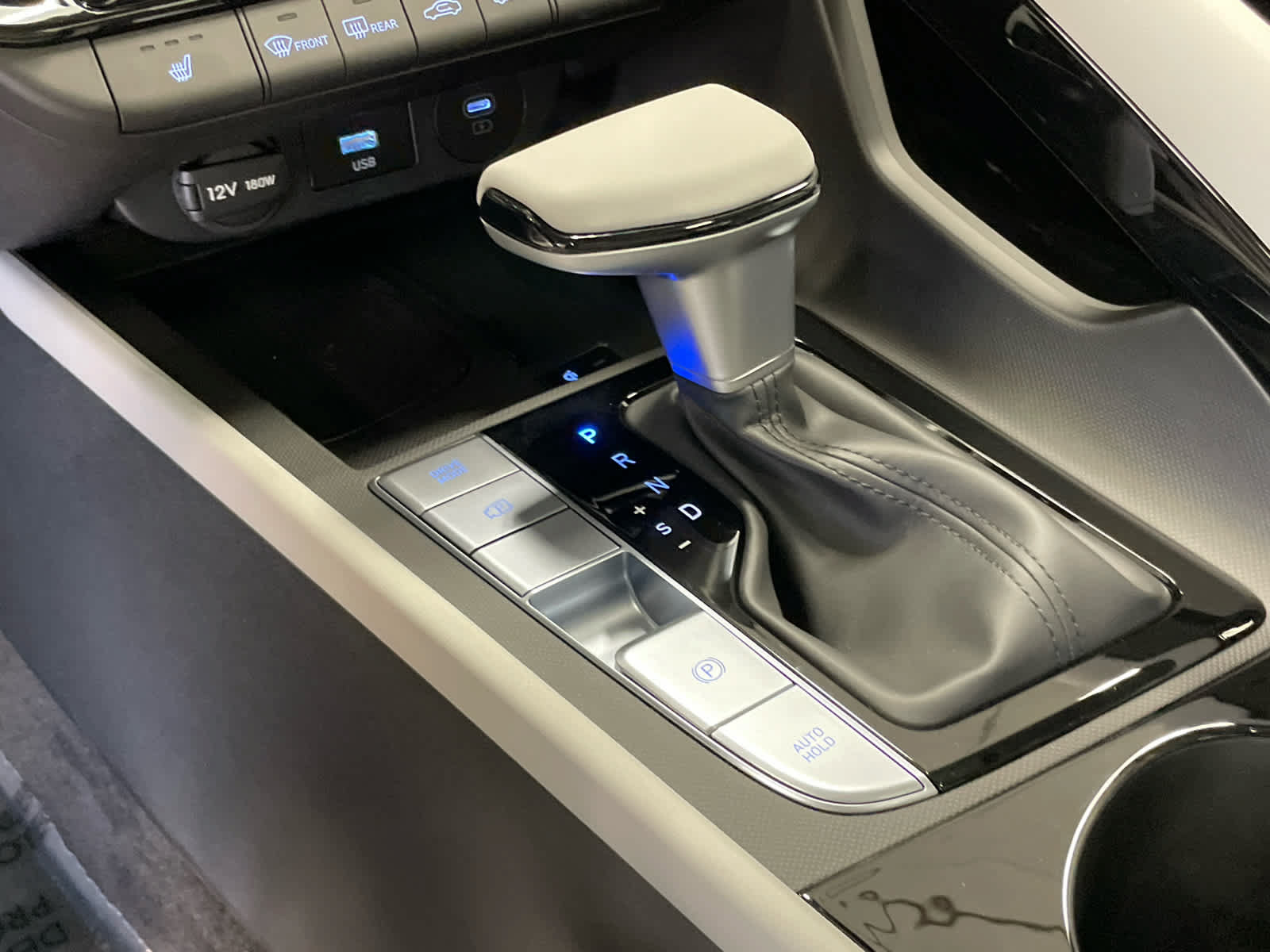 New 2026 Hyundai Elantra Limited FWD image 28