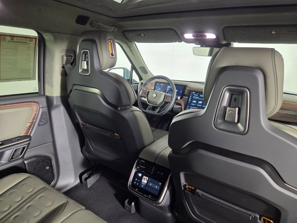Used 2024 Rivian R1S Adventure AWD/4WD image 30