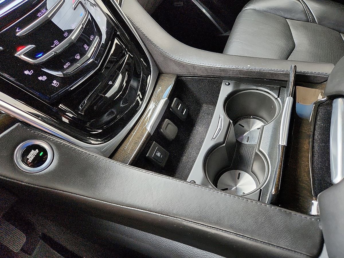 Used 2019 Cadillac Escalade Platinum AWD/4WD image 12